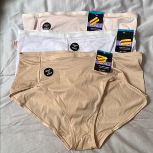 Bali hi-cut briefs. Size 2XL/9.  3 pack-White, pink & beige. NWT